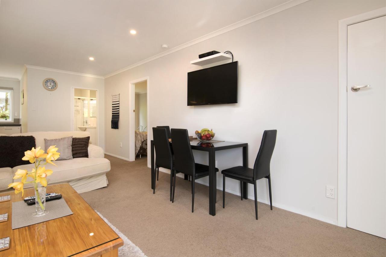 Fabulous Apartment With Private Spa Pool & Gym Picton Extérieur photo