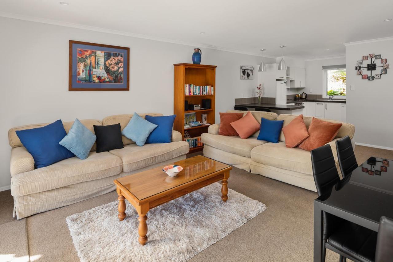 Fabulous Apartment With Private Spa Pool & Gym Picton Extérieur photo