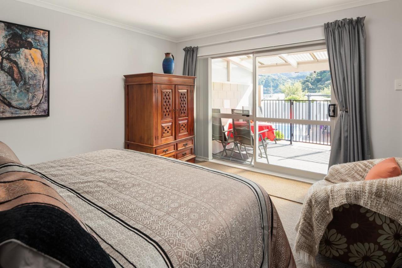 Fabulous Apartment With Private Spa Pool & Gym Picton Extérieur photo