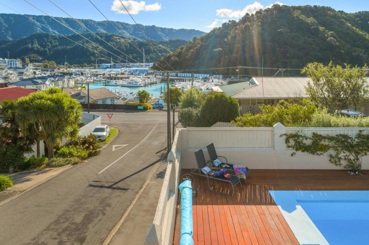 Fabulous Apartment With Private Spa Pool & Gym Picton Extérieur photo